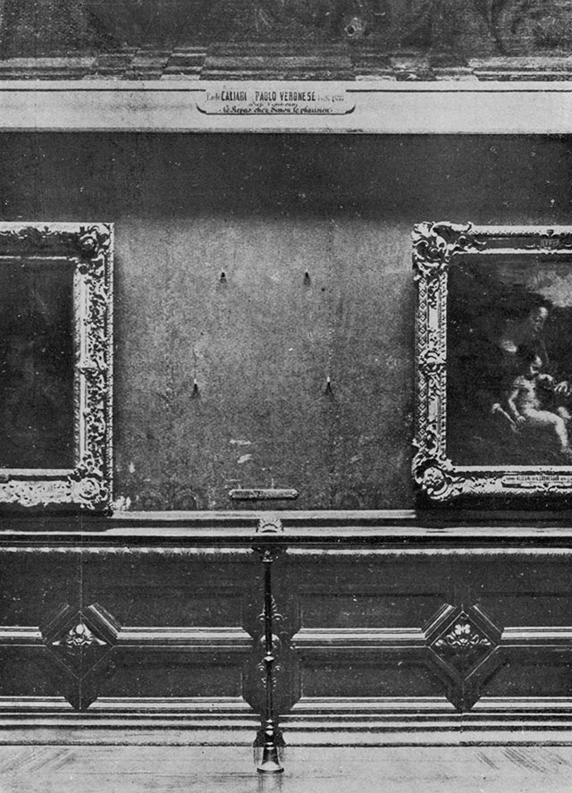 Empty gallery wall after Mona Lisa theft 1911